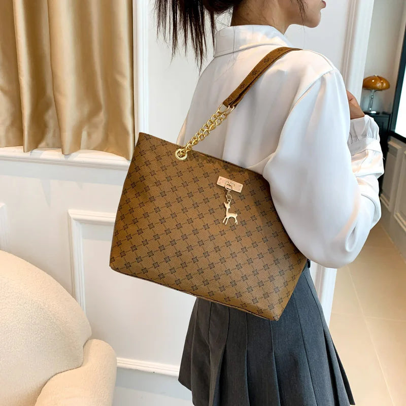 2025 Women’s Fashion Tote Presbyopia Pattern Soft Leather Shoulder Bag with Hanging Accessory