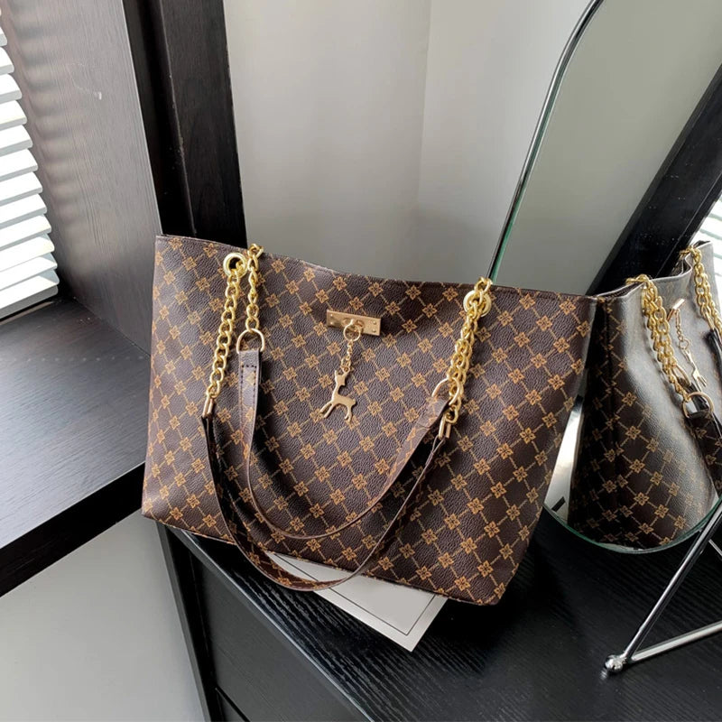 2025 Women’s Fashion Tote Presbyopia Pattern Soft Leather Shoulder Bag with Hanging Accessory
