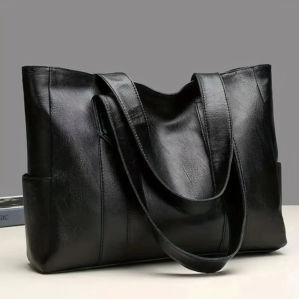 Everyday Carry Tote – Spacious Vegan Leather Shoulder Bag for Modern Women